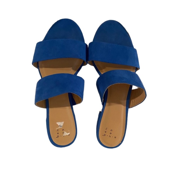 A New Day Block Heel Sandals sz 6 Royal Blue Two Strap Suede-Like Versatile - Picture 1 of 5